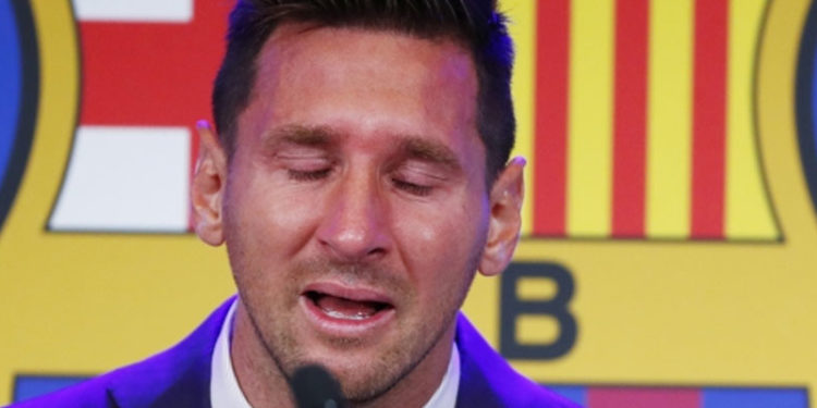 Messi Barcelona'ya gözyaşları içinde veda etti