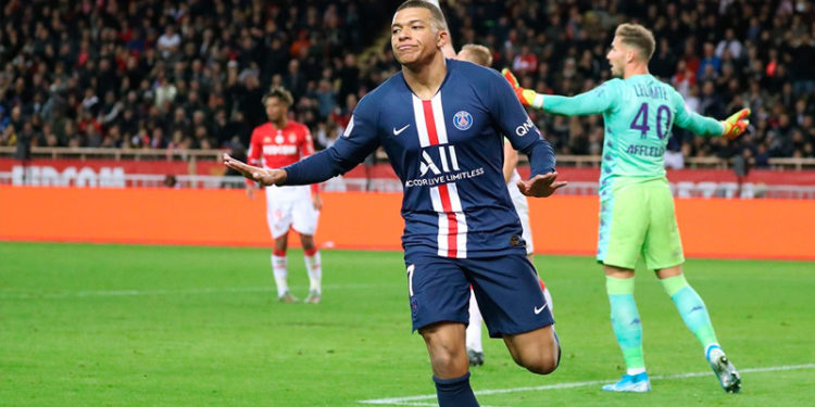 Messi ile oynamak istemeyen Mbappe, PSG'den ayrılmak istiyor