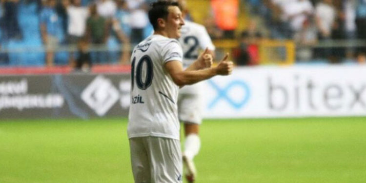 Mesut Özil, 546 gün sonra gol sevinci yaşadı