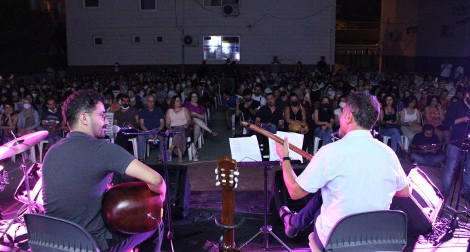 Mikail Aslan'dan Diyarbakır'da müzik şöleni