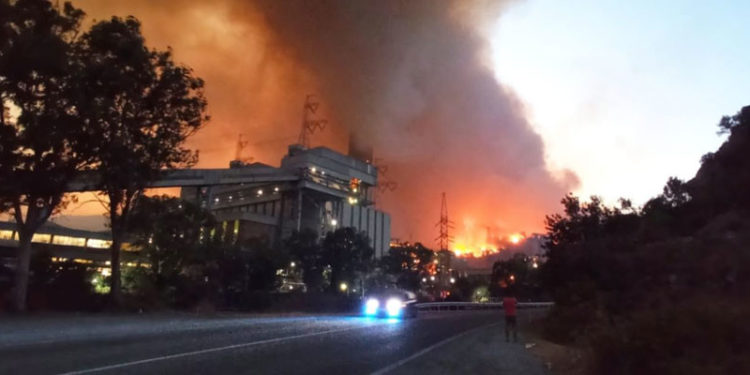 Milas'ta termik santral bölgesindeki yangın söndü