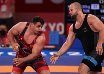 Milli güreşçi Rıza Kayaalp yarı finalde