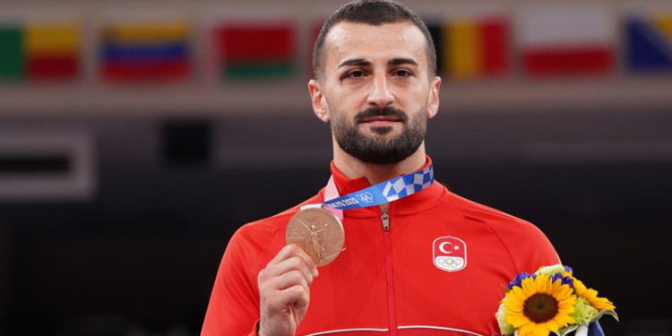 Milli karateci Uğur Aktaş, kumite +75 kiloda bronz madalya kazandı