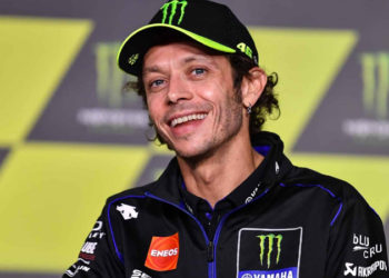 MotoGP efsanesi Valentino Rossi, sezon sonunda emekli oluyor
