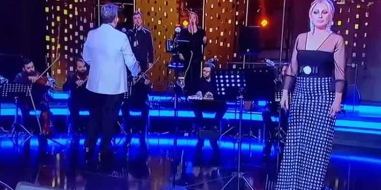 Muazzez Ersoy'dan TRT'de mobing tepkisi; yayını terk etti