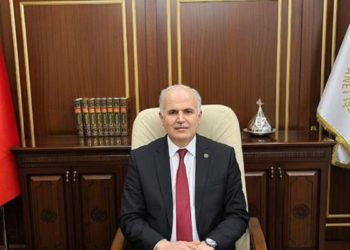 Müftü, camilerde toplanan parayla 456 bin liraya makam aracı aldırdı