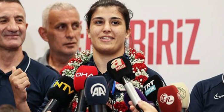 Olimpiyat şampiyonu Busenaz: "Türk kadınının yapabileceklerini gösterdiğim için çok mutluyum"