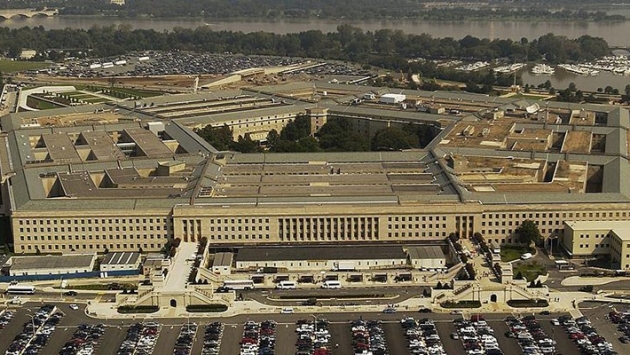 Pentagon binası, yakınlarındaki silah sesleri üzerine kapatıldı