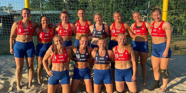 Plaj hentbolunda kadınların bikini giymesini zorunlu kılan federasyonlara cinsiyetçilik tepkisi; başkanlar istifaya çağrıldı