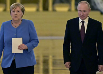 Putin: Afganistan'a müdahale edilmemeli; Batı, yabancı ülkelere kendi değerlerini taşımayı bırakmalı