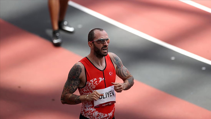 Ramil Guliyev, 200 metre yarı finalinde elendi