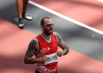 Ramil Guliyev, 200 metre yarı finalinde elendi