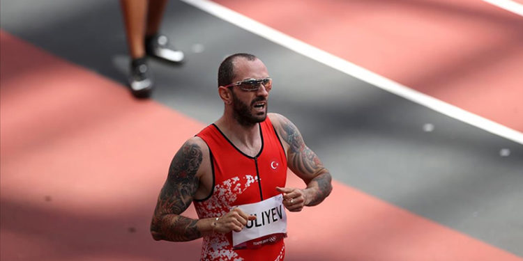 Ramil Guliyev, 200 metre yarı finalinde elendi