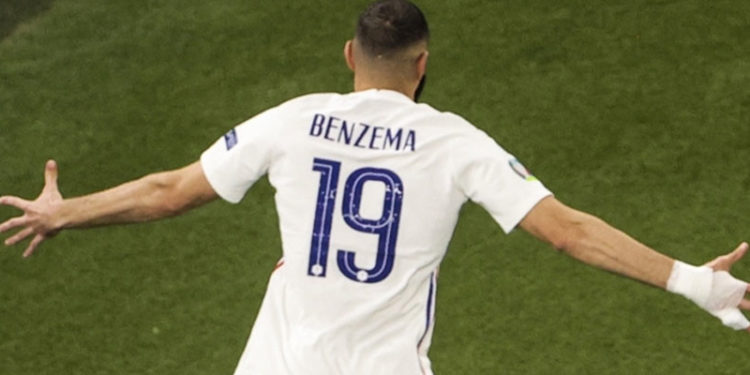 Real Madrid, Benzema ile sözleşme yeniledi