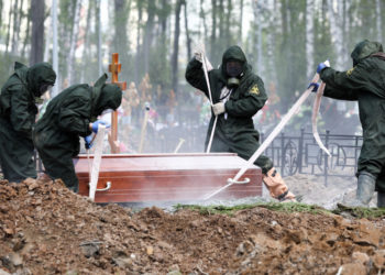 Rusya'da pandeminin başından bu yana günlük ölü sayısı ilk kez 800'ü aştı