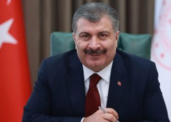 Sağlık Bakanı Koca: Okullar zamanında a&ccedil;ılacak