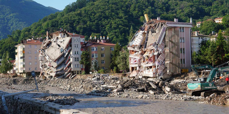 Sel felaketinde yaşamını yitirenlerin sayısı 79'a yükseldi