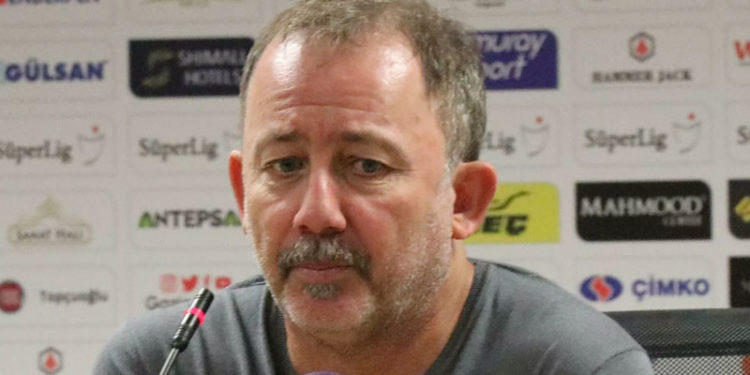 Sergen Yalçın'dan yabancı kuralı tepkisi: Madem oynattırmayacaksın neden aldırıyorsun?