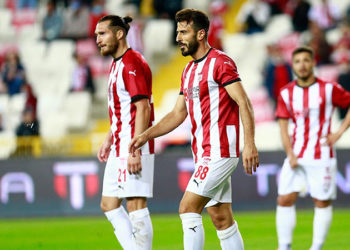 Sivasspor tur şansını zora soktu