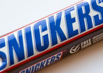 Snickers İspanya'da yayınlanan reklamını 'homofobi' suçlamaları sonrası geri çekti