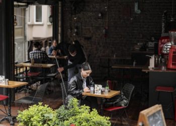 "Sonbaharda mekânlara girişte PCR testi zorunluluğu ve aşılı-aşısız ayrımı masada"