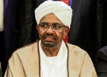 Sudan'ın devrik lideri Ömer El Beşir, savaş suçlarından yargılanmak üzere Uluslararası Ceza Mahkemesi'ne teslim edilecek