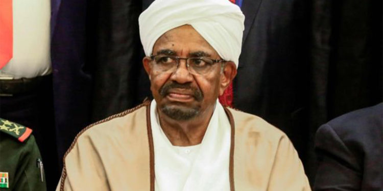 Sudan'ın devrik lideri Ömer El Beşir, savaş suçlarından yargılanmak üzere Uluslararası Ceza Mahkemesi'ne teslim edilecek