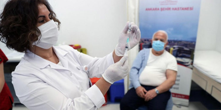 TTB, aşı karşıtı açıklamalar yapan 20'den fazla doktor için disiplin süreci başlattı