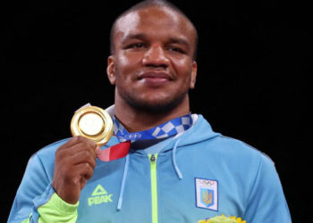 Tokyo 2020: Ukrayna'nın ilk altın madalyasını ülkenin ilk siyahi milletvekili kazandı