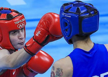 Tokyo Olimpiyat Oyunları'nda boksta kadınlar 51 kiloda Buse Naz Çakıroğlu, gümüş madalya kazandı