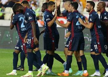 Trabzonspor, en golcü lig başlangıcını yaptı