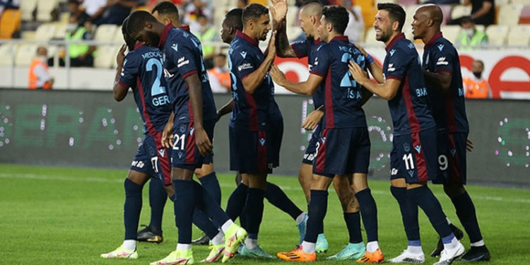 Trabzonspor, en golcü lig başlangıcını yaptı