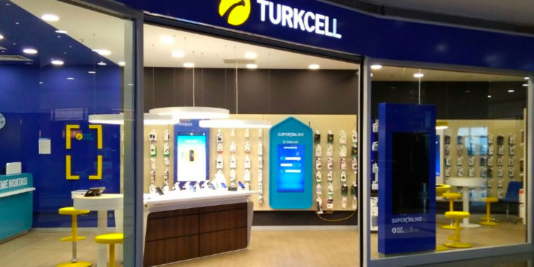 Turkcell'in net kârı ikinci çeyrekte 1.1 milyar liraya yükseldi
