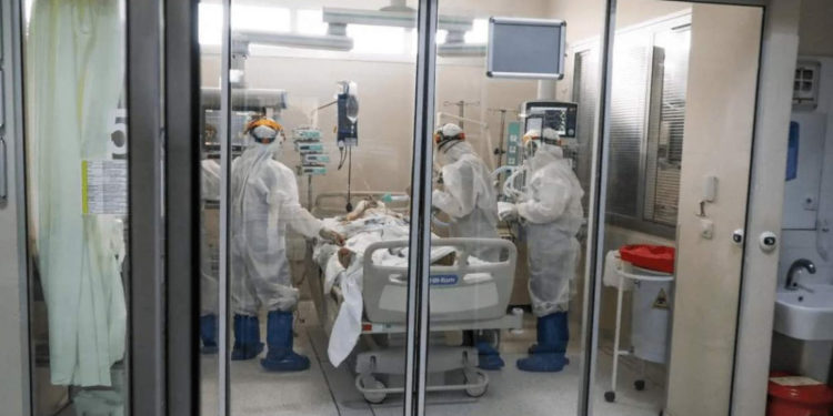 Türkiye'de Koronavirüs | 244 kişi daha hayatını kaybetti, 18 bin 340 yeni vaka tespit edildi