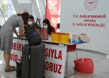Türkiye'de toplam uygulanan Koronavirüs aşısı 90 milyon dozu geçti