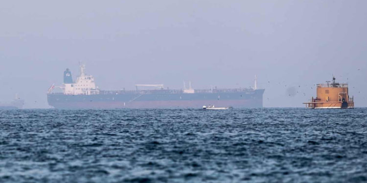 Umman, BAE açıklarında kimliği belirsiz kişilerin bir tankere yönelik "kaçırma girişiminde" bulunduğunu doğruladı
