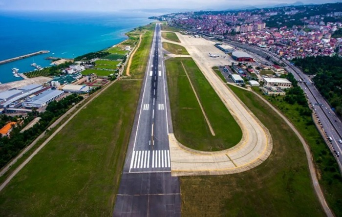 Yandaş müteahhitin bakımını 58 milyon liraya yaptığı Trabzon Havalimanı’nın pisti 1 yılda çatladı