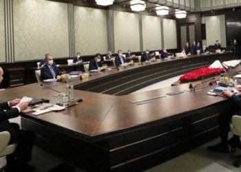 Yangınların görüşüleceği kabine toplantısı ertelendi