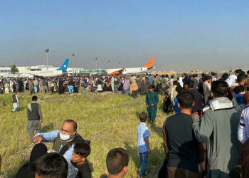 Yeni Zelanda tahliye uçuşlarını sonlandırdı; 40'a yakın Afgan çevirmen ve personel, vizesi olduğu halde Afganistan'da kaldı