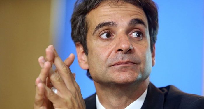 Yunanistan Başbakanı, yangınlarla mücadeledeki başarısızlık için halktan özür diledi