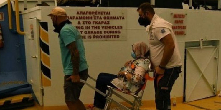 Yunanistan'da yangınlar: 2 binden fazla kişi Evia Adası'ndan güvenli bölgelere sevk edildi