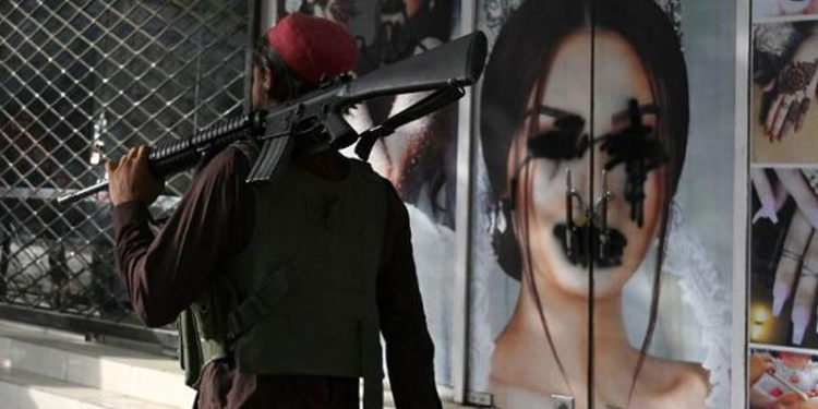 Çalışmasına izin verilmeyen Afgan haber sunucusu yardım çağrısında bulundu