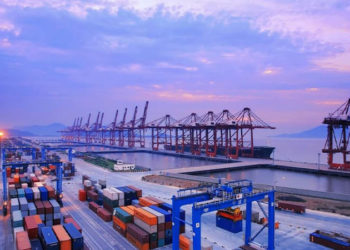 Çin, dünyanın en yoğun üçüncü limanındaki terminali yeniden açtı