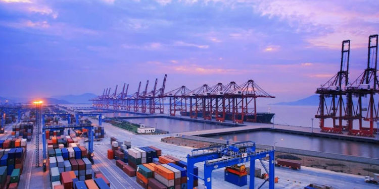 Çin, dünyanın en yoğun üçüncü limanındaki terminali yeniden açtı