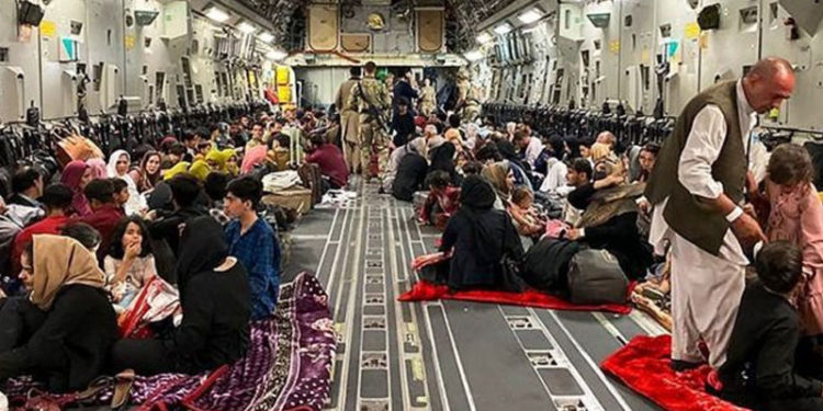 İngiltere ve ABD'den Kabil Havalimanı'nda "terör saldırısı" uyarısı