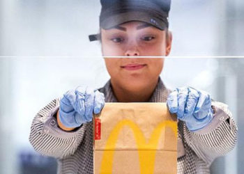 İngiltere'de Brexit sonrası 'kamyon şoförü' sorunu: McDonalds'ta şişelenmiş içecek kalmadı