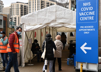 "İngiltere'de Covid vakaları bir önceki yılın aynı dönemine göre 26 kat fazla"