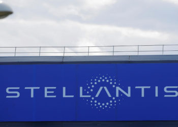 İtalyan otomobil grubu Stellantis çip krizi nedeniyle üretime 1 hafta ara veriyor