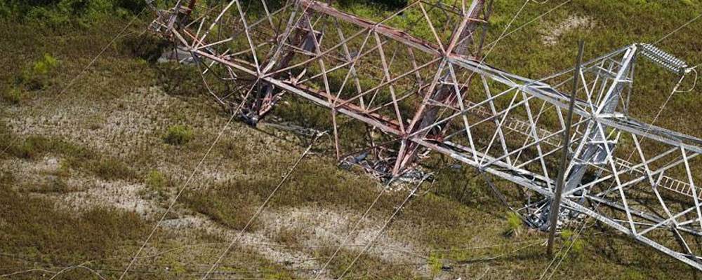 İda Kasırgası'nın vurduğu New Orleans'ta elektrik kesintileri nedeniyle halk tahliye ediliyor