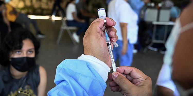 Covid-19’un varyantlarına karşı üçüncü doz aşıyı olmaya gerek yok | Araştırma